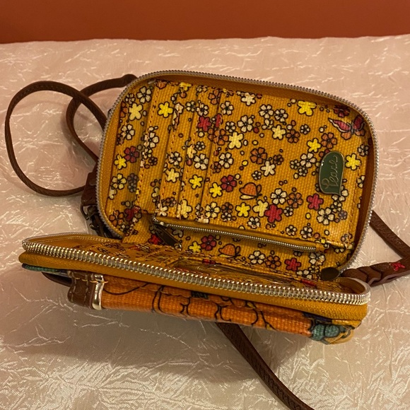 Sakroots Crossbody Wallet/Wristlet EUC - Picture 2 of 8